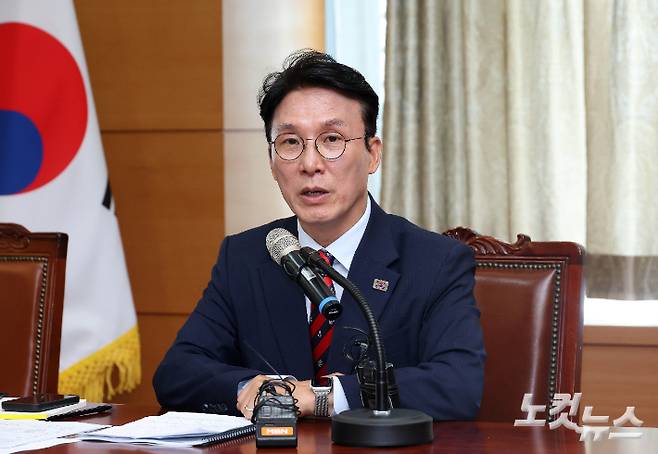 황진환 기자