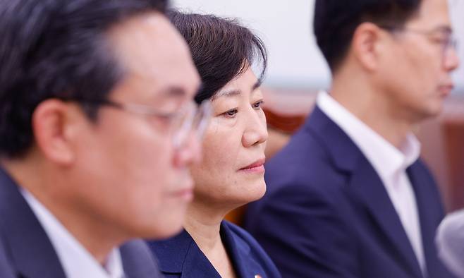 송미령 농림축산식품부 장관이 23일 서울 여의도 국회에서 열린 농림축산식품해양수산위원회 제426회국회(임시회) 제1차 전체회의에 출석하고 있다. 뉴스1