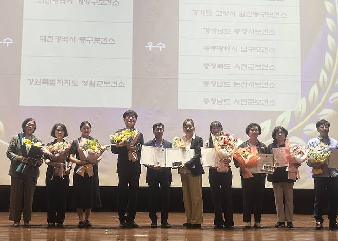 보건복지부·국립재활원 주최 '2025년 장애인 건강보건 통합성과대회' 우수기관 선정 기념사진 ⓒ통영시