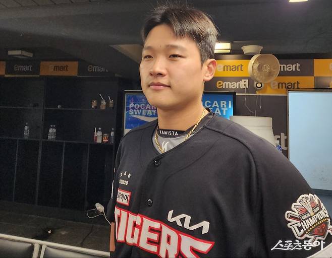 KIA 김석환은 22일 인천 SSG와 원정경기에서 8회초 대타로 출전해 결승 2점 홈런을 터트려 팀 6연승에 보탬이 됐다.｜인천, 박정현 기자