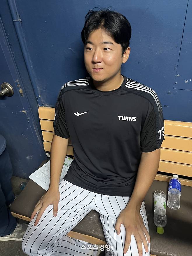 LG 송승기가 22일 잠실 두산전을 마치고 인터뷰하고 있다. 잠실 | 김하진 기자