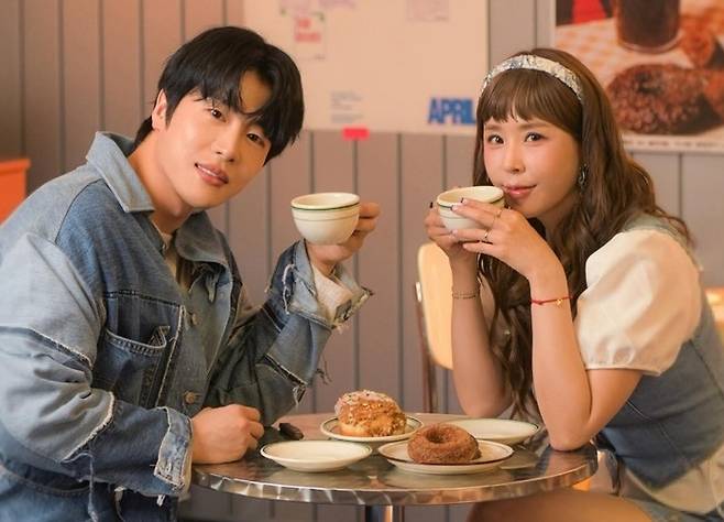 문원, 신지. 사진|제이지스타