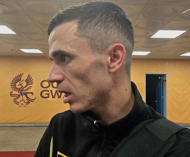 22일 대전과의 경기 마치고 취재진과 인터뷰하는 아사니 [촬영 최송아]