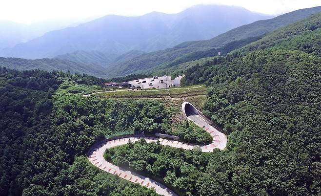 전북 남원시 정령치 백두대간 [산림청 제공. 재판매 및 DB 금지]