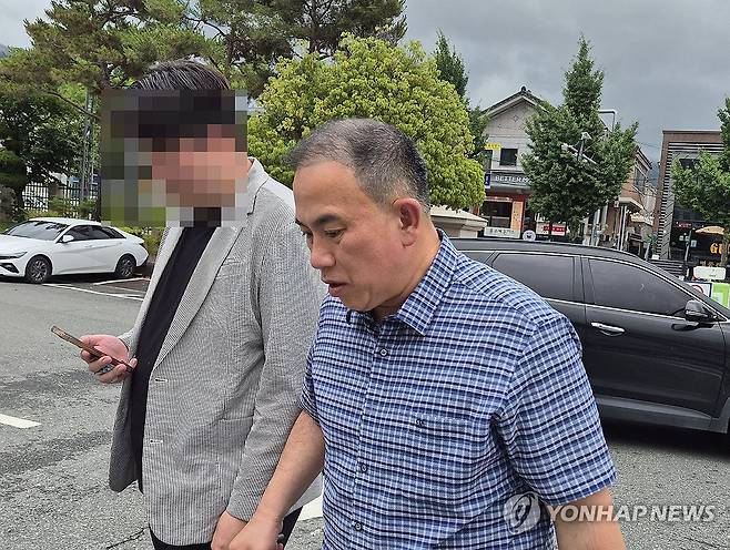 경찰 출석하는 명태균 [연합뉴스 자료사진]