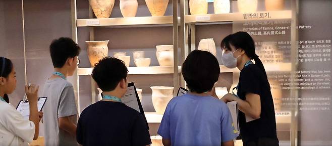 제주 문화유산 탐구하는 어린이들 [국립제주박물관 제공. 재판매 및 DB 금지]