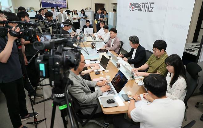 기자회견하는 김진태 지사 [강원도 제공.재판매 및 DB 금지]