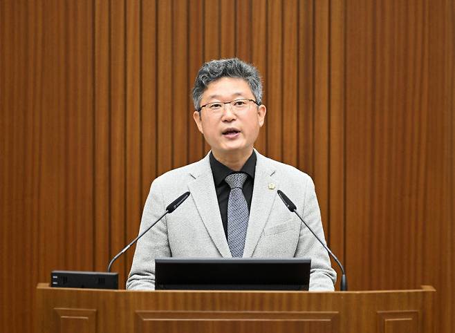 5분 발언에 나선 안신일 의원. 사진=시의회 제공.