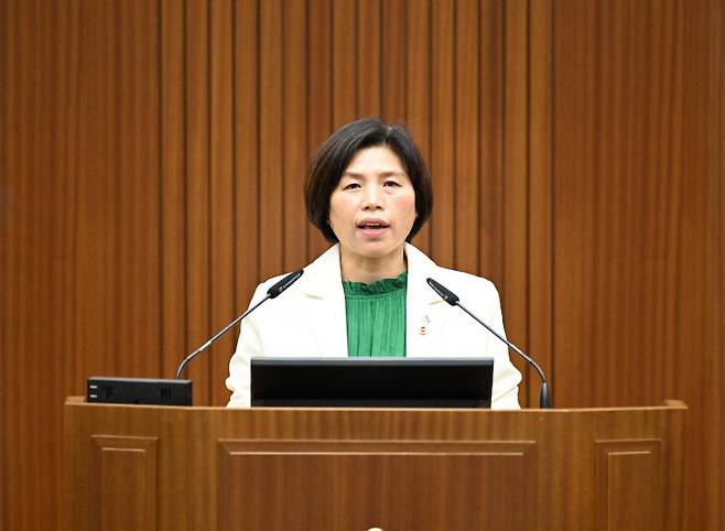 김현옥 의원이 이날 5분 발언에 나서고 있다. 사진=시의회 제공.