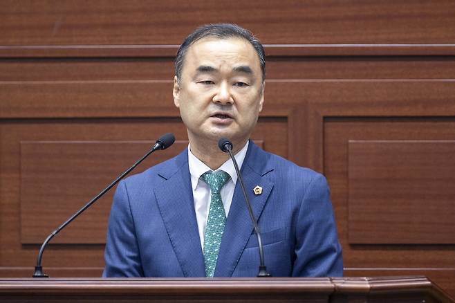 박규탁 경북도의원은 24일 열린 본회의에서 도 산하기관 일부 공직자의 책무방기와 불성실 등을 강력 질타했다.