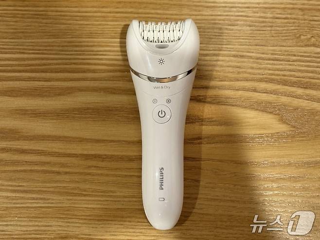 필립스 '샤티넬 어드밴스' 모근제거기 본체. ⓒ 뉴스1 김형준 기자