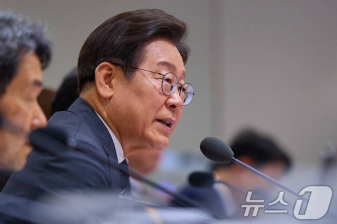 이재명 대통령이 지난 19일 서울 용산 대통령실청사에서 제26회 국무회의를 주재하고 있다. (이재명 대통령 SNS. 재판매 및 DB 금지) 2025.6.20/뉴스1 ⓒ News1 박지혜 기자
