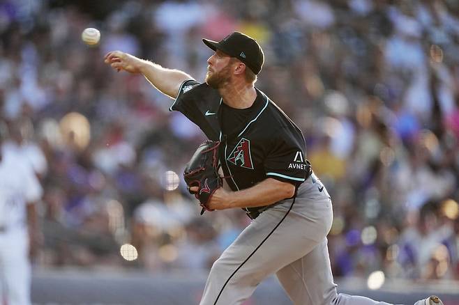 메릴 켈리는 NL에서 피안타율과 WHIP에서 5위에 올라 있다. AP연합뉴스