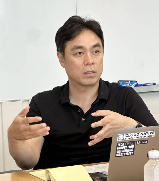 최지웅 회장이 행안부 국정자원 PPP 사업의 우려점을 설명했다. (사진=한국클라우드산업협회)