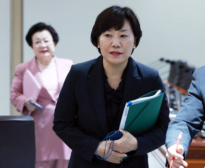 송미령 농림축산식품부 장관이 24일 서울 용산 대통령실 청사에서 열린 국무회의에 참석하고 있다. /연합뉴스