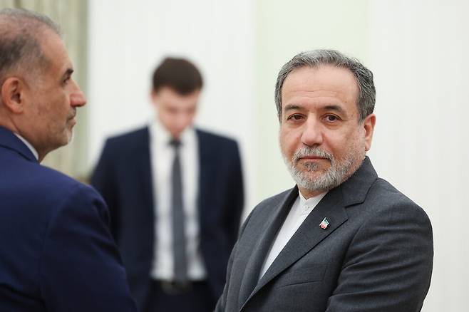 23일(현지시각) 아바스 아라그치 이란 외무장관이 블라디미르 푸틴 러시아 대통령과의 회담을 위해 모스크바 크렘린에 도착했다. 모스크바/타스 연합뉴스