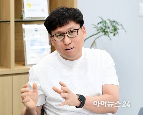 박정윤 인터엑스 대표가 20일 서울 금천구 인터엑스에서 아이뉴스24와 인터뷰를 갖고 있다. [사진=정소희 기자]