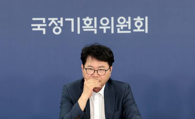 ▲ 질문 경청하는 이한주 국정기획위원장 [연합뉴스]