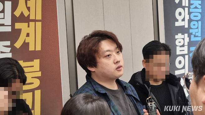 박단 대한전공의협의회 비상대책위원장(대한의사협회 부회장)이 1월16일 서울 용산구 의협회관에서 기자들과 만나 질의응답을 갖고 있다. 신대현 기자