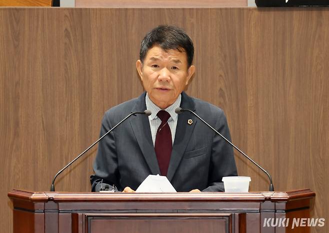 충남도의회 정광섭 의원은 24일 제359회 정례회 4차 본회의 5분발언을 통해 태안군 소원면의 어촌마을 ‘파도리’를 국가적 해양관광 명소로 육성하자고 제안했다.&nbsp;