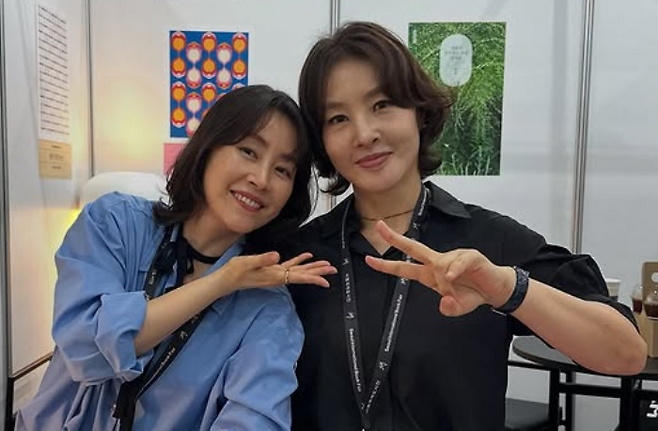 아나운서 출신 박혜진이 배우인 언니 박지영과 함께한 사진이 눈길을 끈다. [사진출처 = 박혜진 인스타그램]