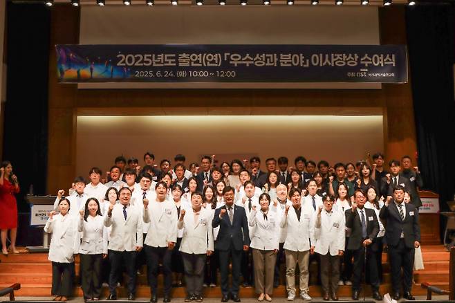 NST 제공
