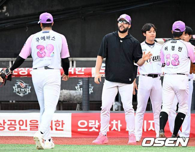 쿠에바스 호투에 '덩실덩실' 신난 헤이수스