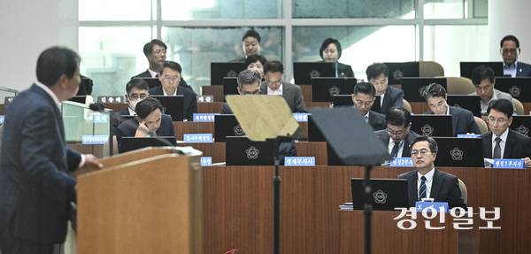 12일 오전 경기도의회 본회의장에서 제384회 정례회 제3차 본회의가 열리고 있다. 2025.6.12 /이지훈기자 jhlee@kyeongin.com