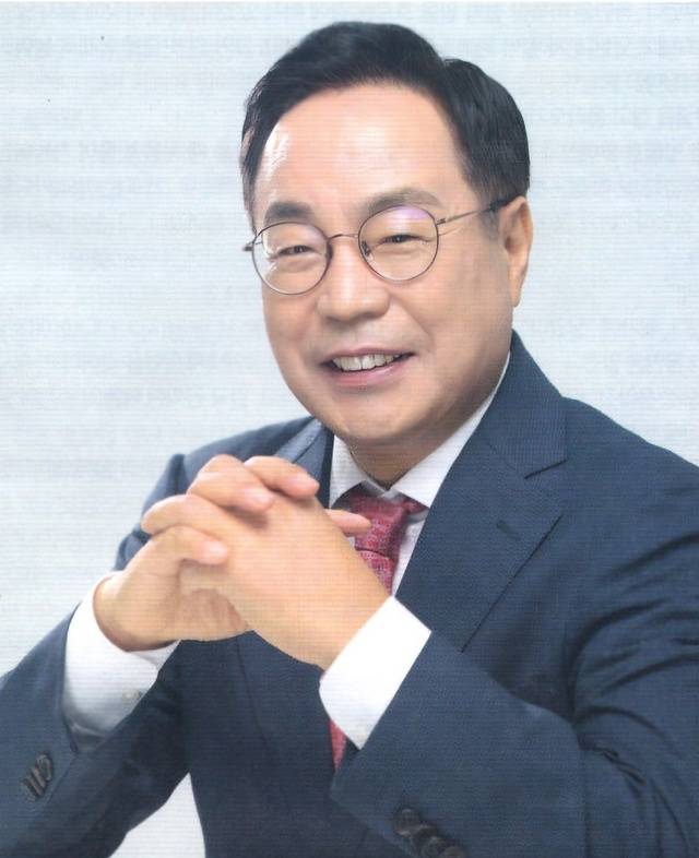 고 김용만 애국자의 아들 김섭 변호사.