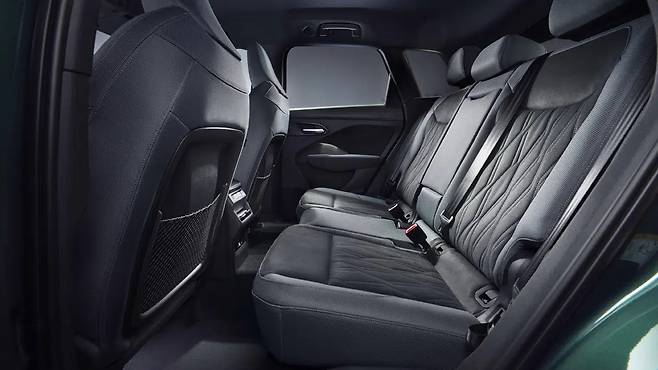 아우디 신형 Q3 실내