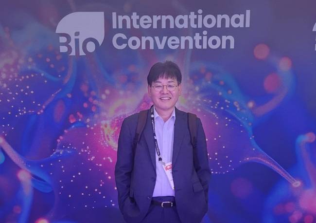 미국 보스턴에서 열린 바이오 인터내셔널 컨벤션 2025에 참가한 김태억 크로스포인트테라퓨틱스 대표/사진=비즈워치