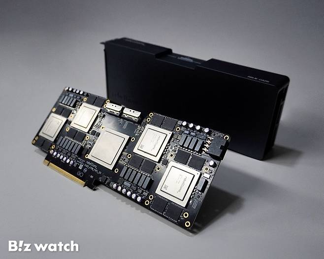 리벨리온의 NPU 아톰 맥스(ATOM-Max)/사진=SK텔레콤 제공