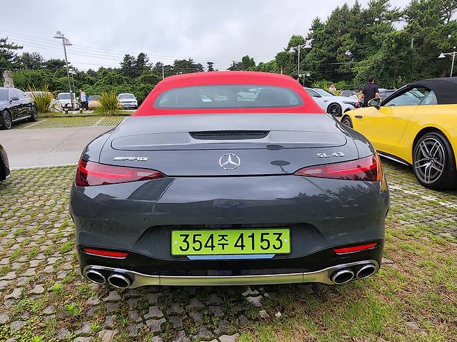 벤츠 AMG SL 43 후면./사진=도다솔 기자