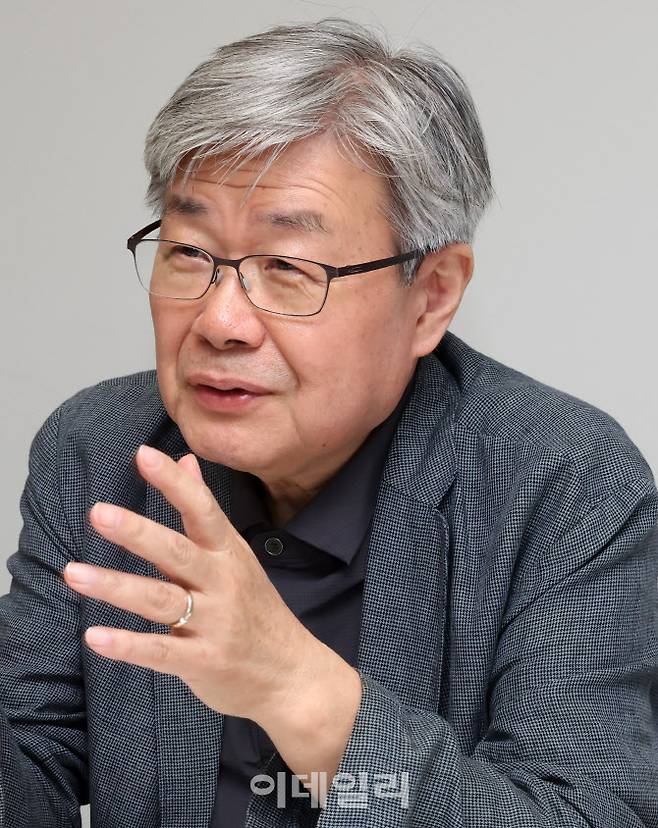 이재갑 전 고용노동부 장관이 지난 5일 서울 중구 KG타워에서 이데일리와 인터뷰를 하고 있다.(사진=방인권 기자)