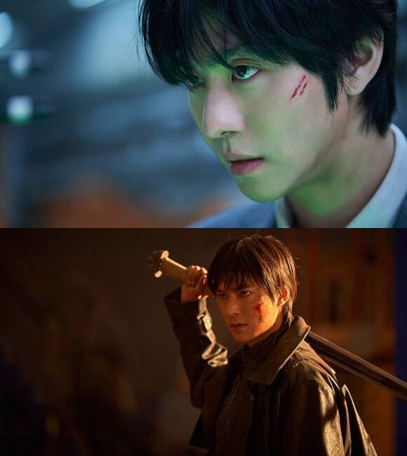 안효섭(위쪽)과 이민호가 출연하는 '전지적 독자 시점'의 새로운 스틸컷이 공개됐다. /롯데엔터테인먼트