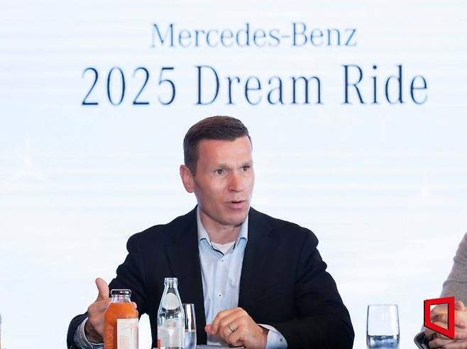 마티아스 바이틀 메르세데스-벤츠 코리아 대표가 23일 제주에서 열린 '드림 라이드' 기자간담회에서 발언하고 있다. 메르세데스-벤츠