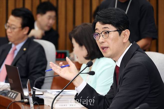 주진우 국민의힘 의원이 24일 오전 국회에서 열린 총리 후보자 인사청문회에서 질의를 하고 있다. ⓒ데일리안 홍금표 기자