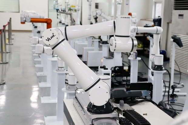 유일로보틱스의 협동로봇  ‘링코봇(Linkobot)’. 유일로보틱스 제공