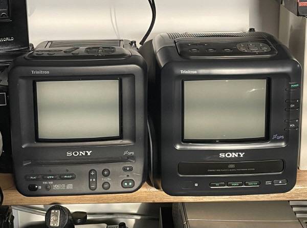 관련 TV 시리즈는 비디오 CD 플레이어와 DVD 플레이어 등으로 나뉘는 듯 하다. 네비 기능도 있다