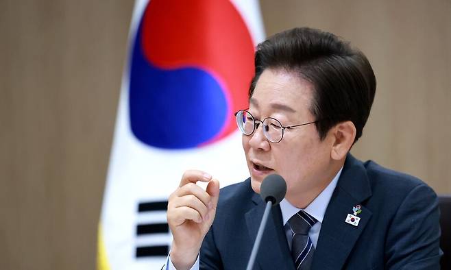 thumb/R658x0.q70/?fname=https://t1.daumcdn.net/news/202506/25/hani/20250625161635994yqpc.jpg