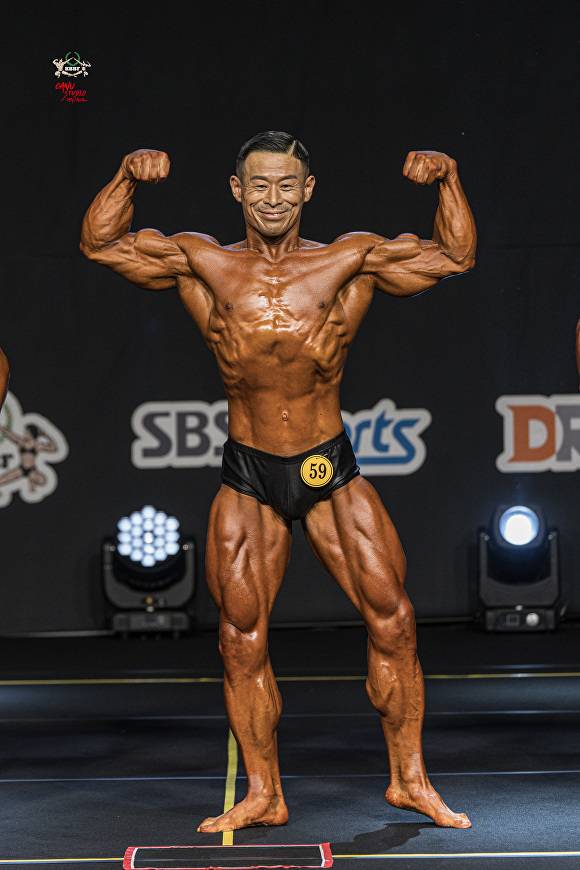 국제피트니스보디빌딩연맹(IFBB) 아시아선수권대회에서 대한민국의 종합우승을 이끈 괴산군청 황순철 선수. [사진=본인 제공]