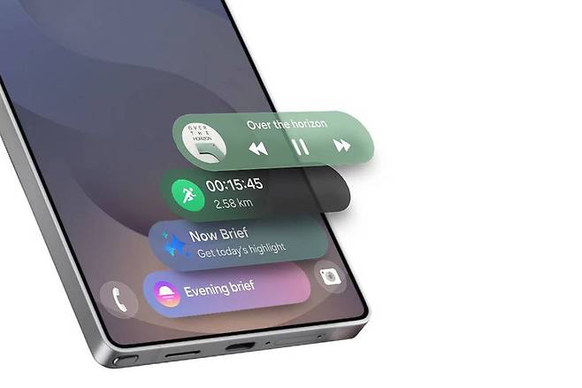 나우 바는 현재 실행 중인 앱을 잠금화면에서 확인하고 조작하는 기능이다 / 출처=삼성전자