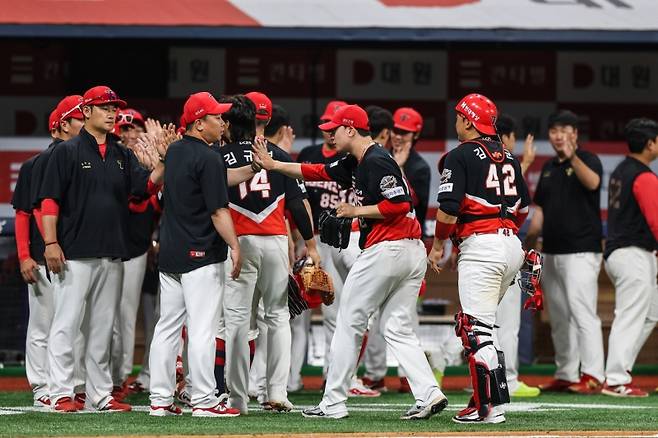 ▲ 경기에서 승리 후 기쁨을 나누는 선수단 [KIA 타이거즈]