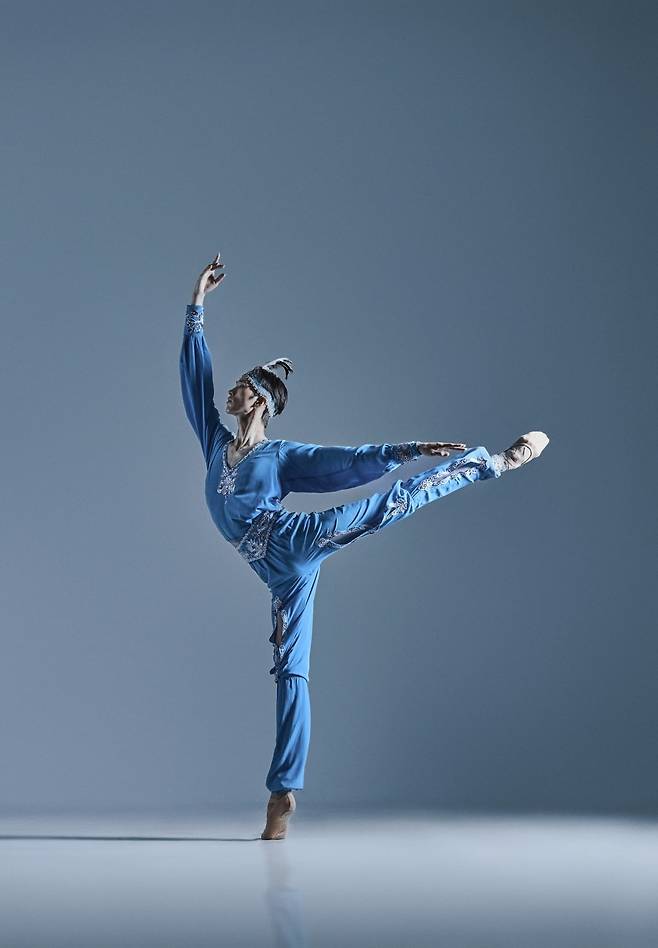 지난해 9월, 유니버설발레단의 <라 바야데르>에서 남자 주역 솔로르를 맡았던 전민철. ⓒ 유니버설발레단