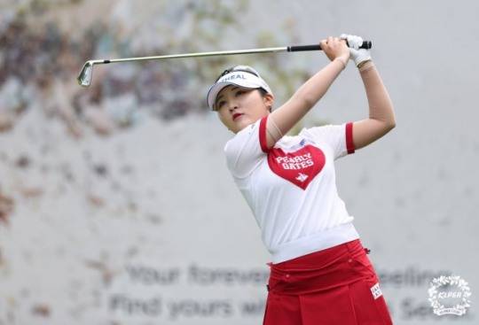 티샷 날리는 이예원 / KLPGT 제공