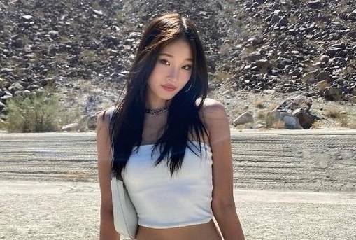 이명희 신세계그룹 총괄회장의 외손녀이자 정유경 ㈜신세계 회장의 맏딸 문서윤(활동명 애니·24)이 소속된 혼성 그룹 올데이 프로젝트가 성공적으로 데뷔했다. [사진출처 = SNS]