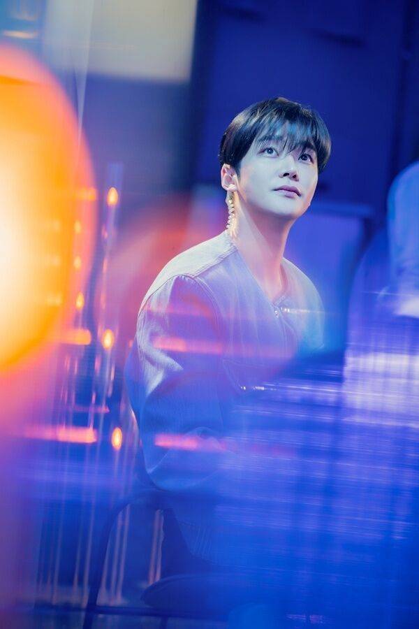 '사계의 봄'/(주)FNC 스토리