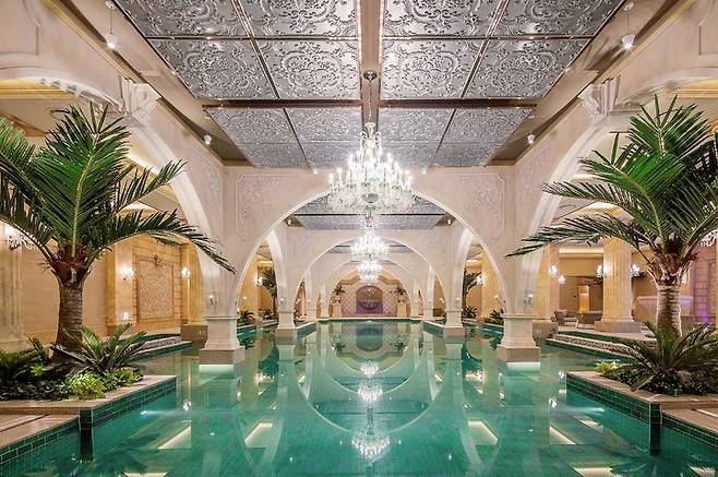 [서울=뉴시스] 왕길역 로열파크씨티 푸르지오 실내수영장. (사진=DK아시아 제공) 2025.06.25. photo@newsis.com *재판매 및 DB 금지