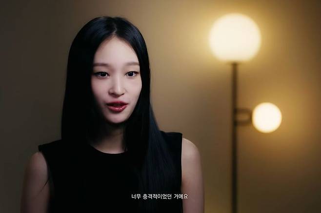 [서울=뉴시스] 신인 혼성그룹 '올데이 프로젝트'로 데뷔를 앞둔 이명희 신세계그룹 총괄회장의 외손녀이자 정유경 신세계 회장의 딸 애니(본명 문서윤). (사진=올데이 프로젝트 유튜브 채널 화면 캡처) 2025.06.25 photo@newsis.com *재판매 및 DB 금지