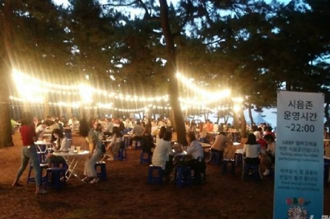 강릉 비치비어 페스티벌을 찾은 시민과 관광객들. 강릉시 제공